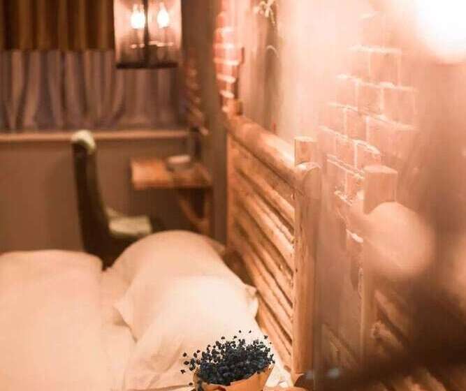 Zhangjiajie Interval Time Travel Inn