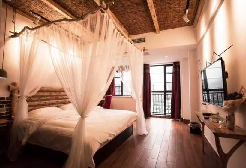 Zhangjiajie Interval Time Travel Inn