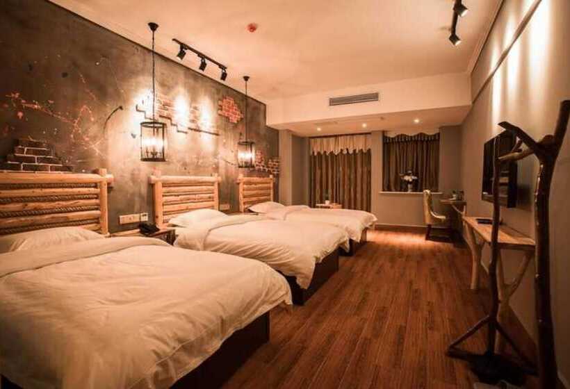 Zhangjiajie Interval Time Travel Inn