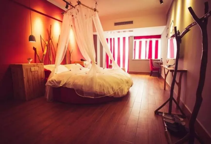 Zhangjiajie Interval Time Travel Inn