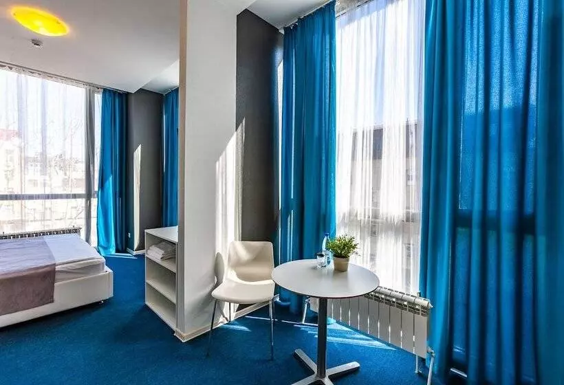 ユースホステル England Hotel Tyumen Centre