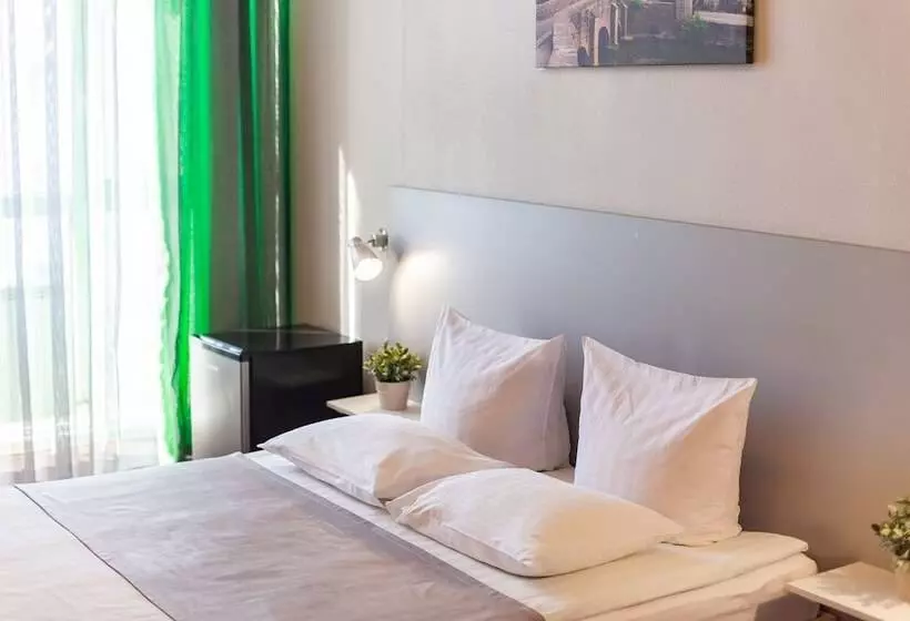 ユースホステル England Hotel Tyumen Centre