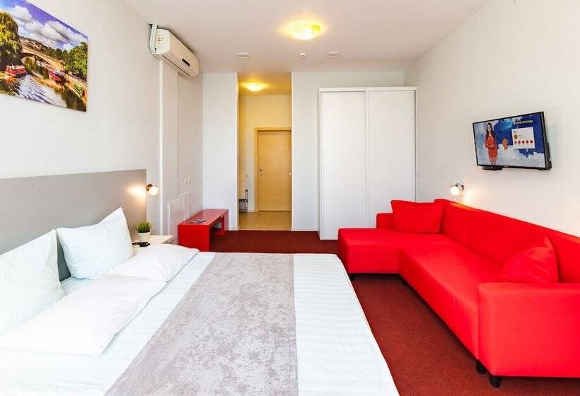 הוסטל England Hotel Tyumen Centre