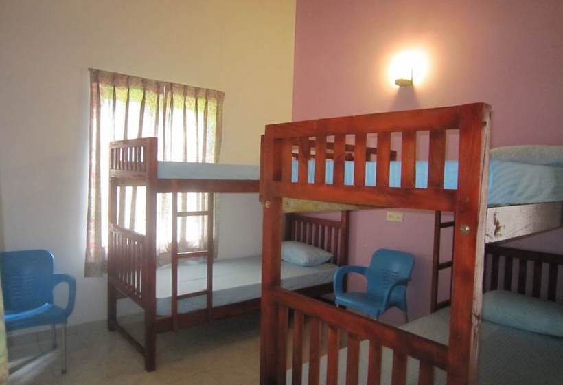 Ceylon Hostel Colombo Int Airport