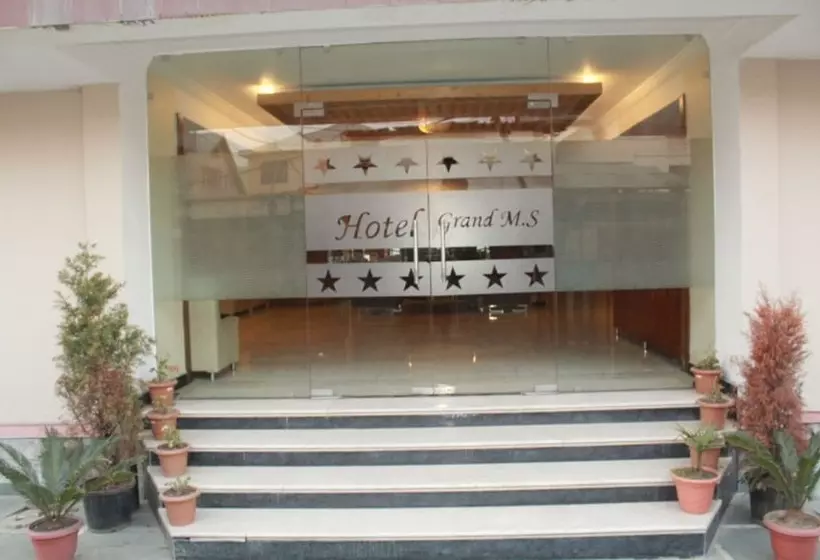 ホテル Grand M.s Srinagar