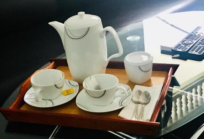 ホテル White Villa Airport Transit