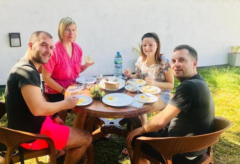 ホテル White Villa Airport Transit