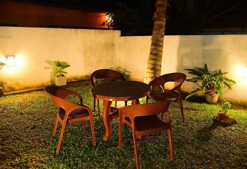 ホテル White Villa Airport Transit