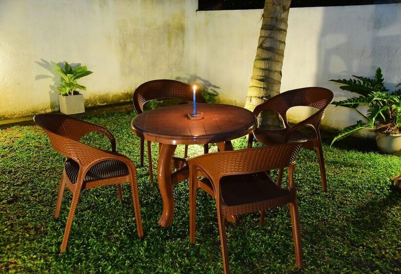 ホテル White Villa Airport Transit