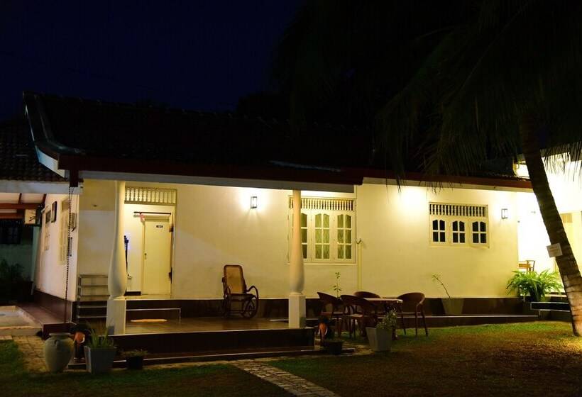 ホテル White Villa Airport Transit