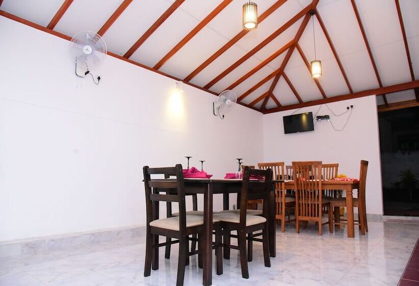 ホテル White Villa Airport Transit