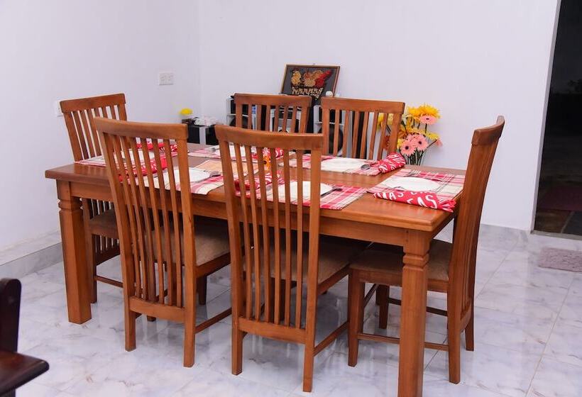 ホテル White Villa Airport Transit