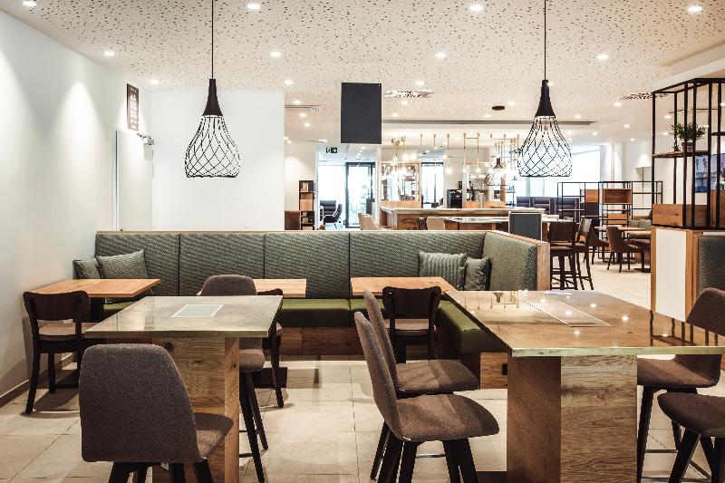 Отель Wyndham Garden Munich Messe