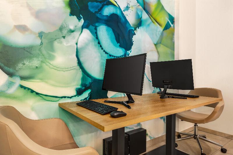 Отель Wyndham Garden Munich Messe