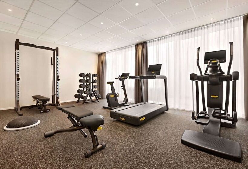 Отель Wyndham Garden Munich Messe