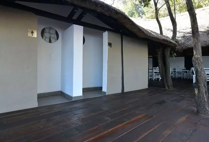 هتل Zambezi Mubala Camp