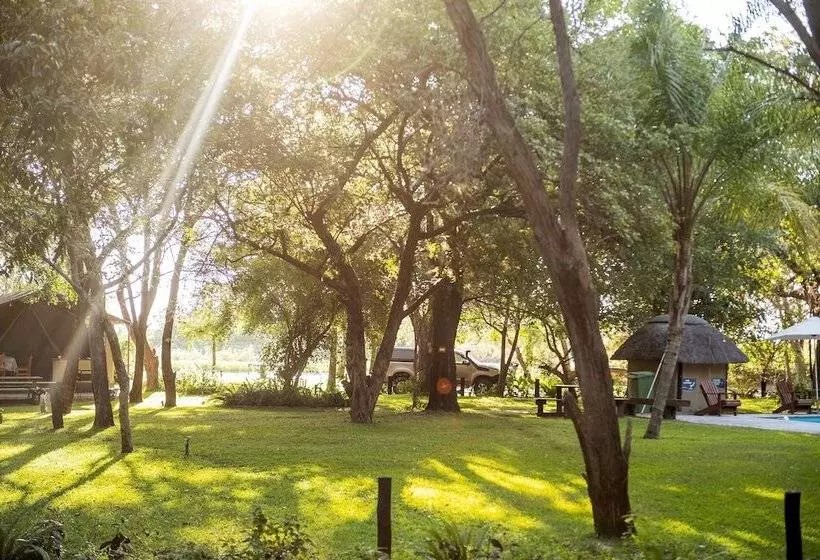 هتل Zambezi Mubala Camp