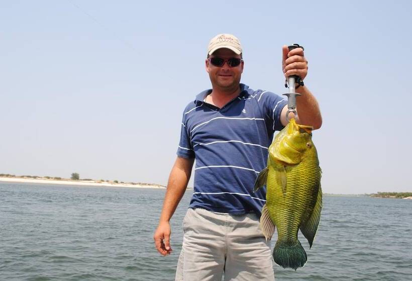 هتل Zambezi Mubala Camp