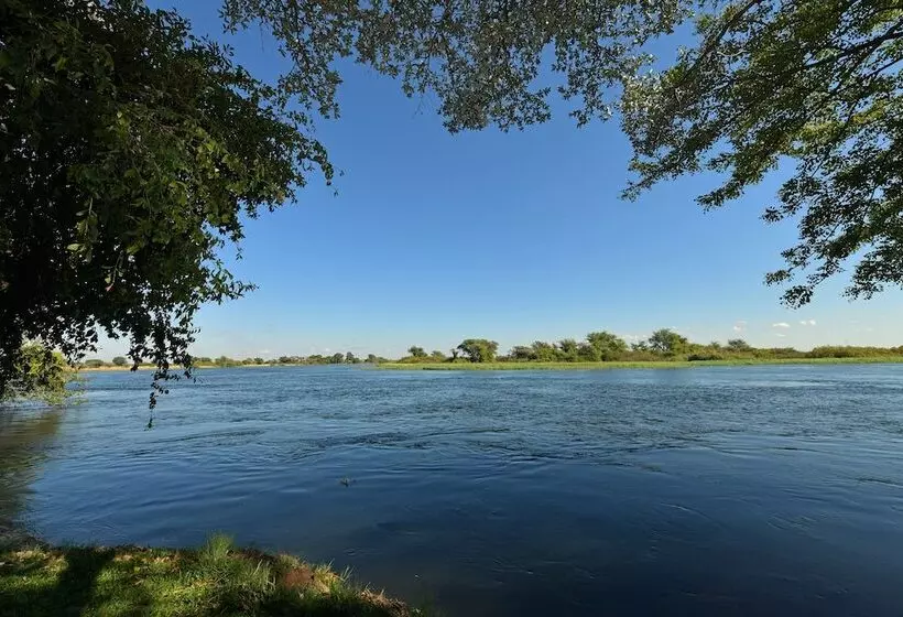 هتل Zambezi Mubala Camp
