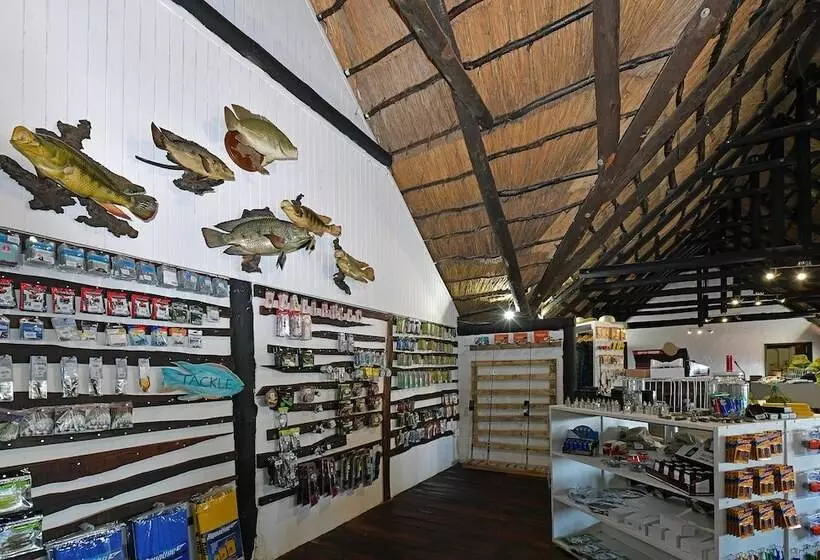 هتل Zambezi Mubala Camp