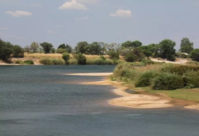 هتل Zambezi Mubala Camp