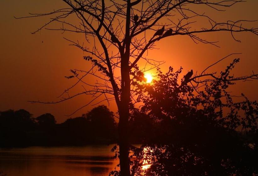 هتل Zambezi Mubala Camp