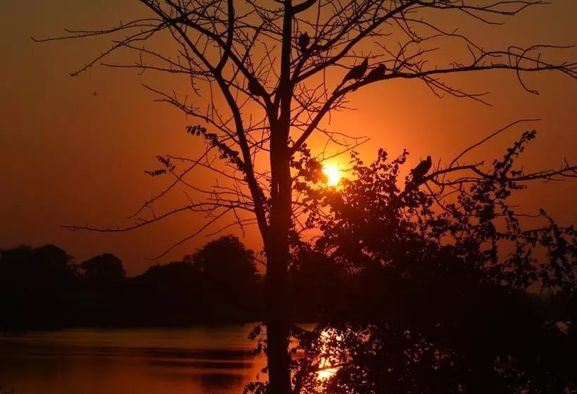 هتل Zambezi Mubala Camp