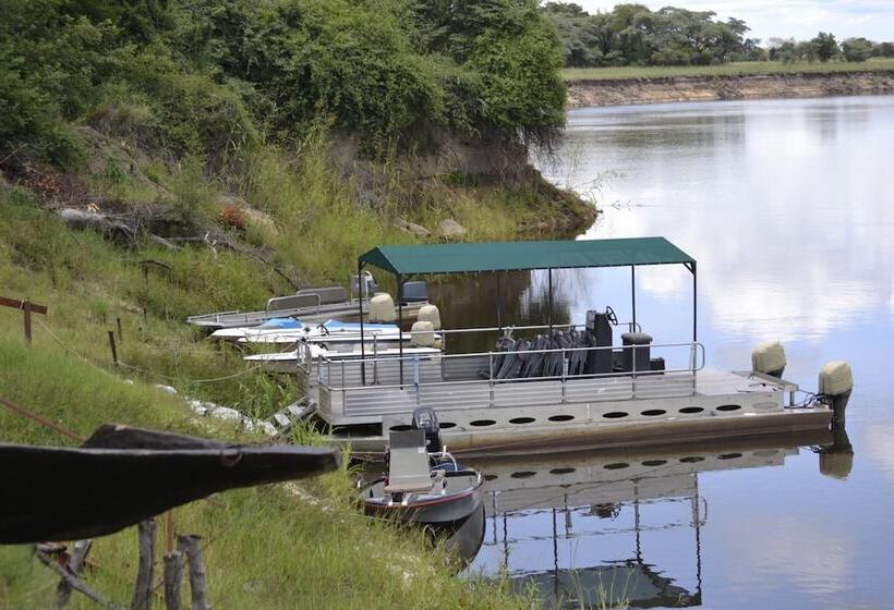 هتل Zambezi Mubala Camp
