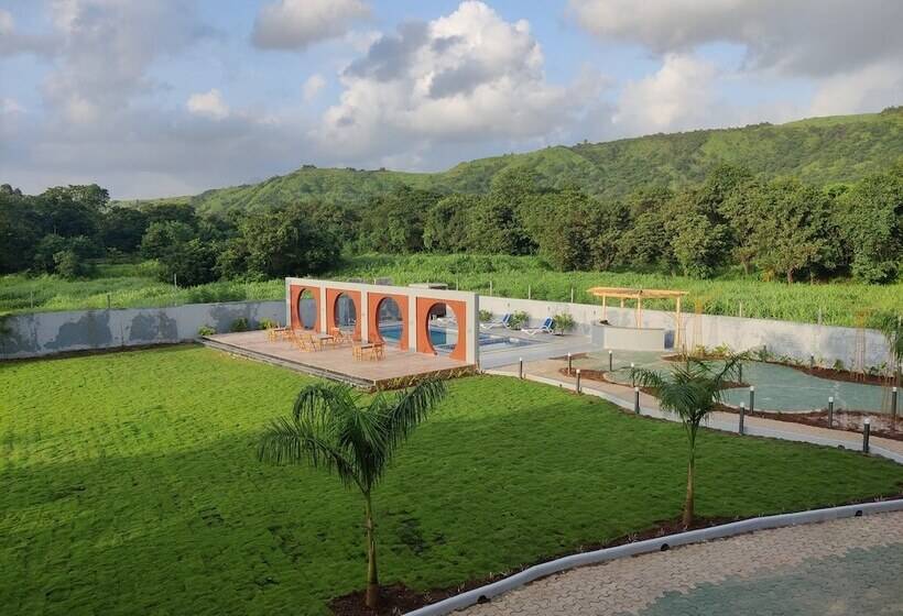 پانسیون Pushp Vatika Resort & Lawns