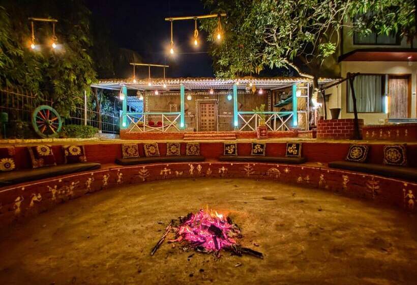 پانسیون Pushp Vatika Resort & Lawns