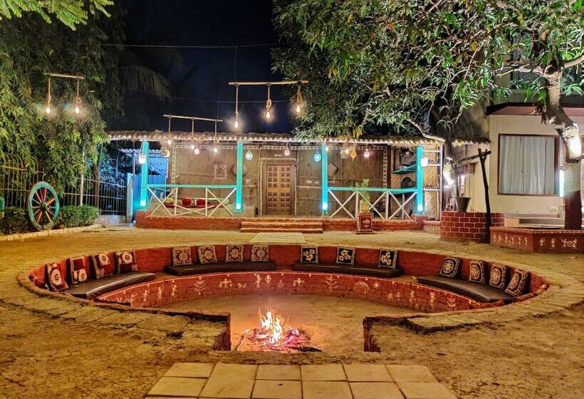 پانسیون Pushp Vatika Resort & Lawns