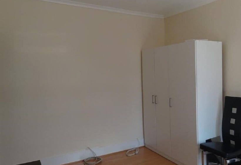 بنسيون Regent Guest House