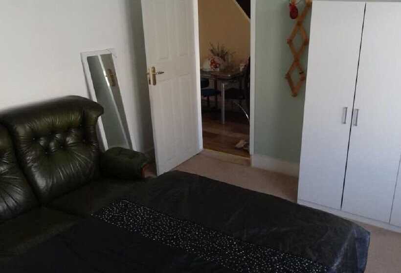 بنسيون Regent Guest House