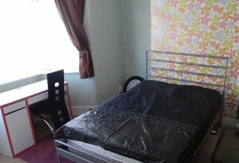 بنسيون Regent Guest House