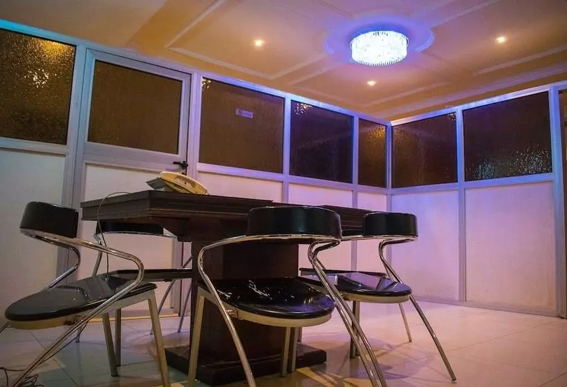 پانسیون Taverna Guest House