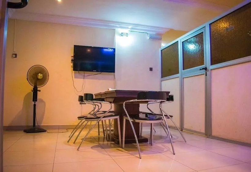 پانسیون Taverna Guest House