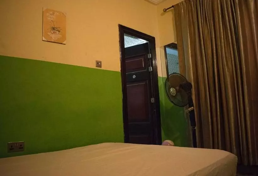 پانسیون Taverna Guest House