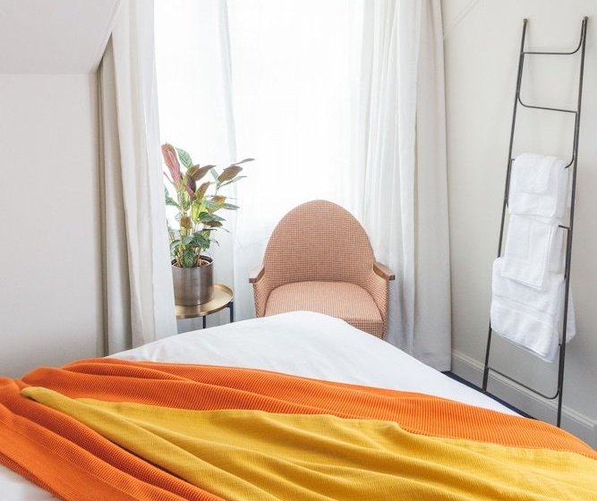 The Queens Bed & Breakfast