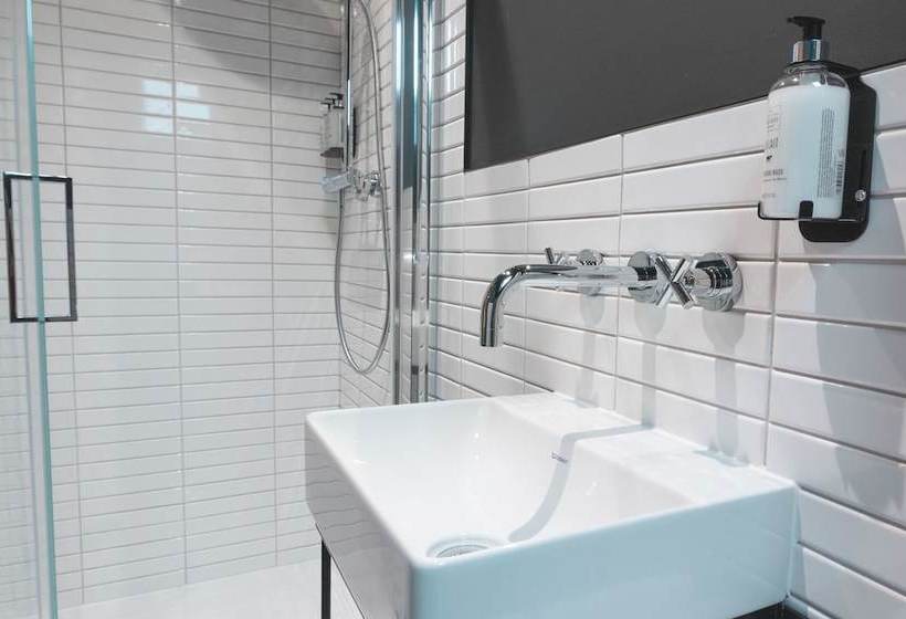 The Queens Bed & Breakfast