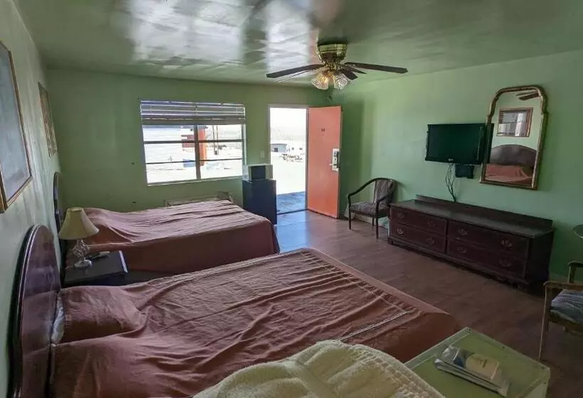 Retkeilymaja Canadian Inn