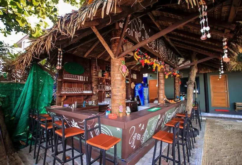 Bandon Beach Bar & Hostel   Adults Only