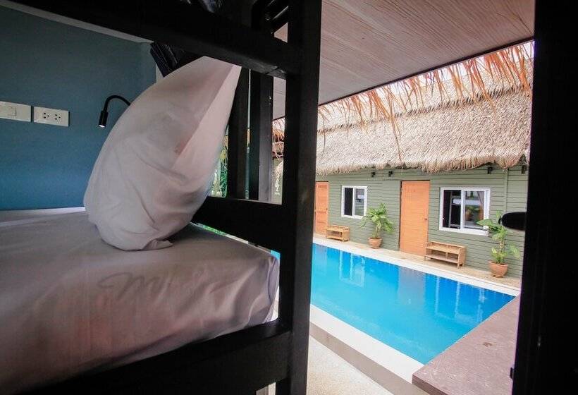 Bandon Beach Bar & Hostel   Adults Only