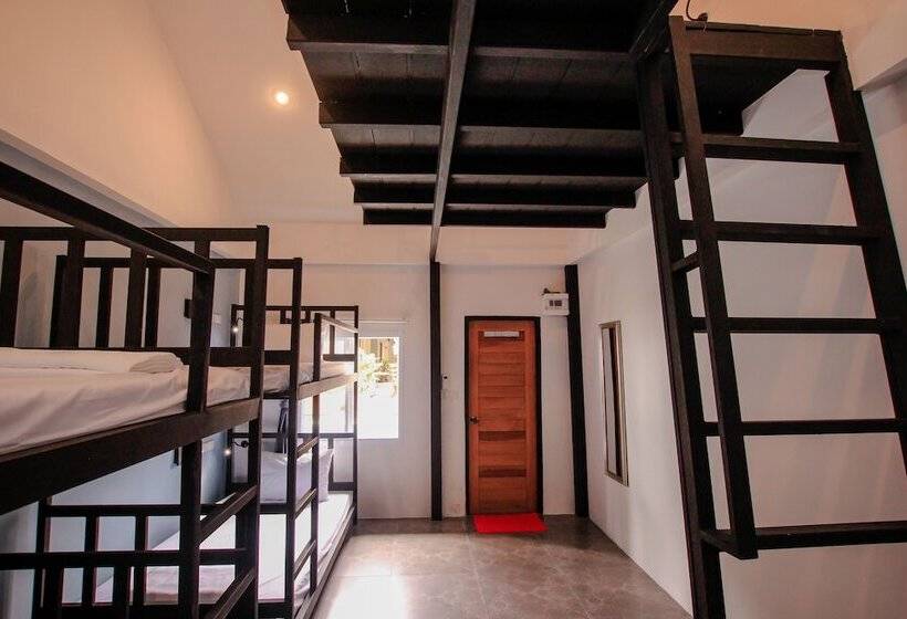 Bandon Beach Bar & Hostel   Adults Only