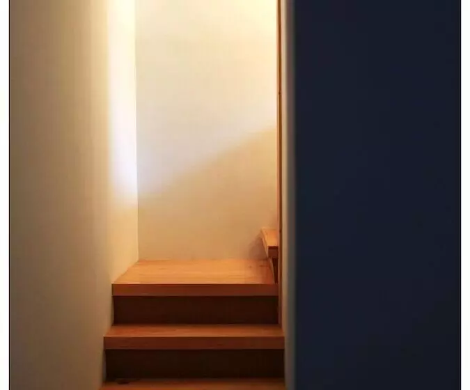 تختخواب و صبحانه Antsu