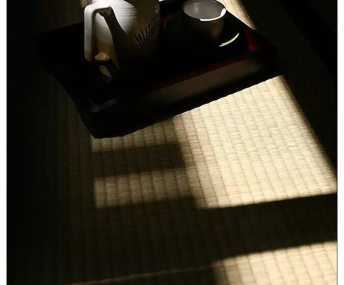 تختخواب و صبحانه Antsu