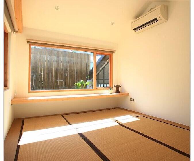 تختخواب و صبحانه Antsu