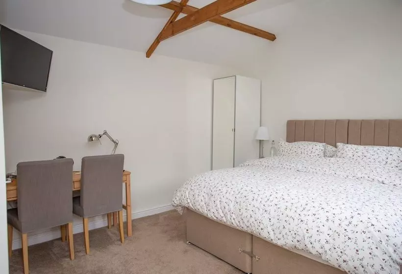 Forge House Yaxham Bed & Breakfast