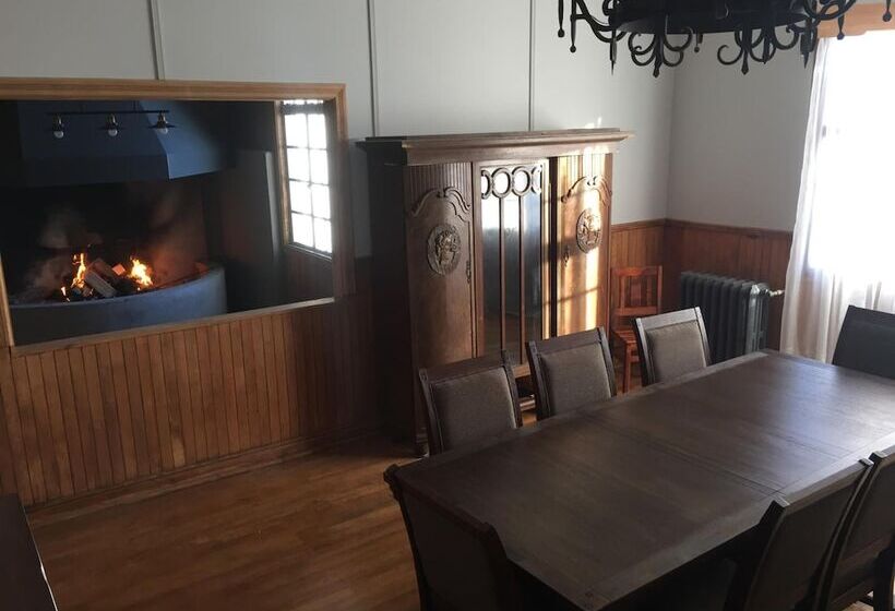 مسافرخانه Estancia Caleta Josefina