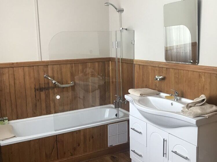 مسافرخانه Estancia Caleta Josefina