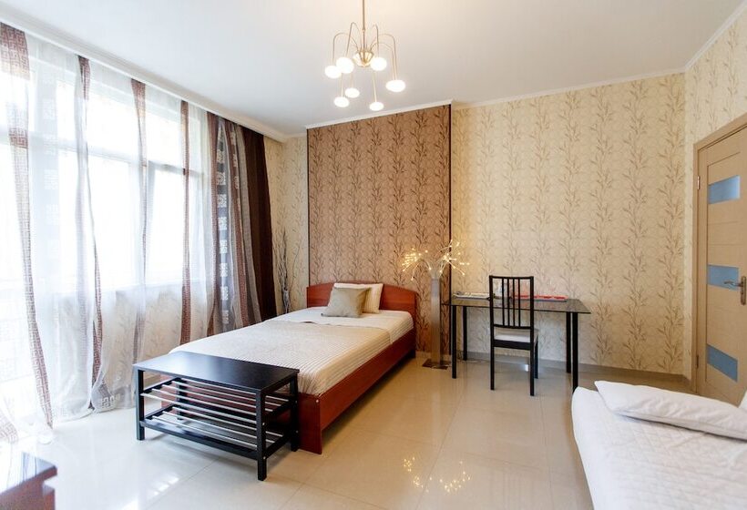 فندق Amosov S House